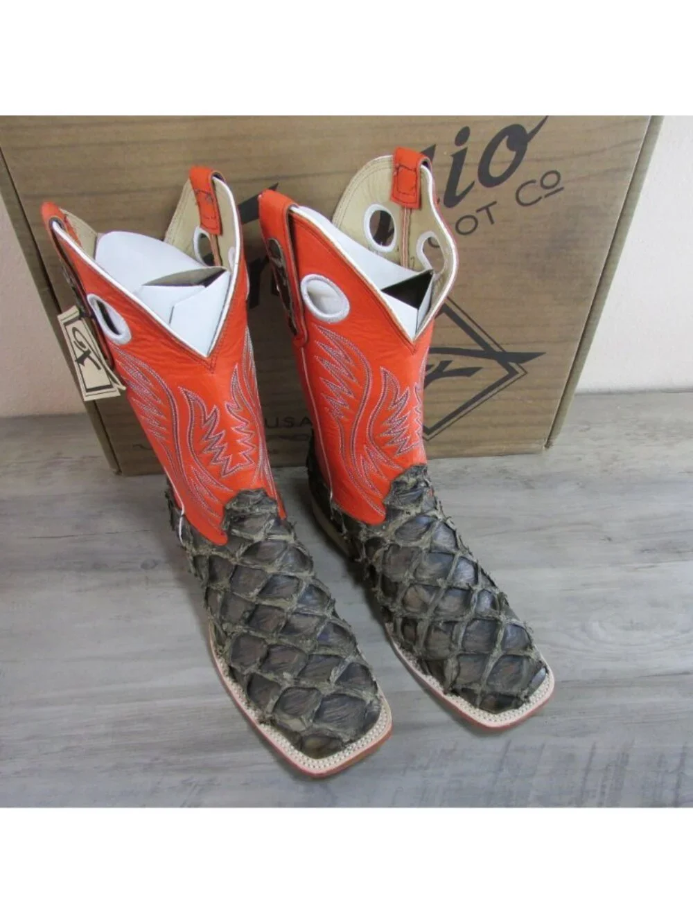 Fenoglio Men's 10.5 Square Toe Arapaima Western Boot - Tobacco Rustic/Orange - F